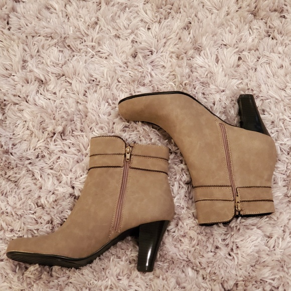 Aerosoles - Light Tan Vegan Suede Boots, Size 10 - Picture 3 of 5